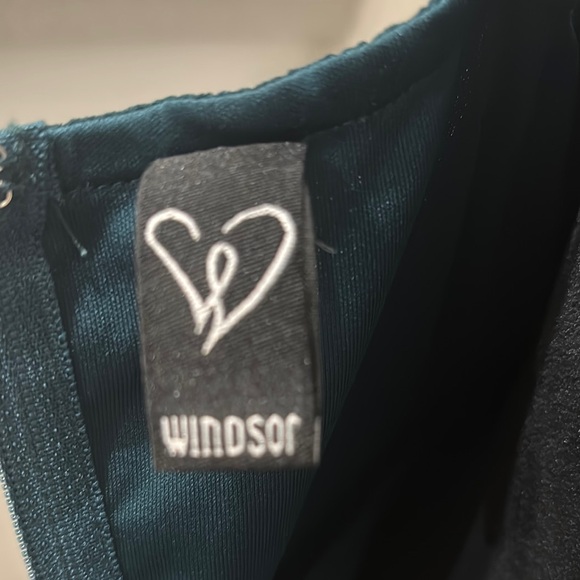 Green mini sundress with pleated skirt and spaghetti strap v-neck for cocktail - Picture 2 of 3